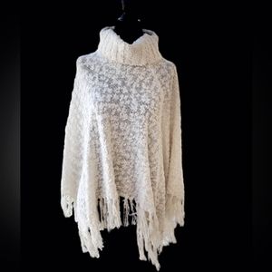 Poncho/ Shaw Pullover Turtleneck. Ivory/White 90s, Western Romantic, One Size